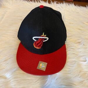 New Era 9FIFTY Miami Heat Snapback Cap Black NBA Adjustable Hat